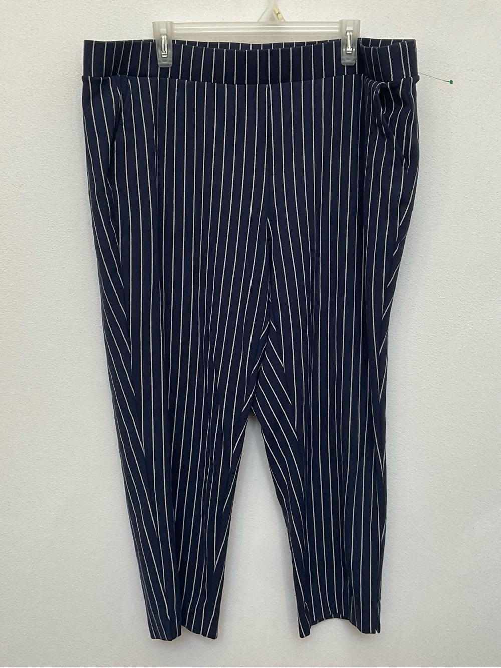 Studio By Torrid Navy, White Pinstripe Pull On Relax Taper Pants Size 3T Office - Picture 1 of 6